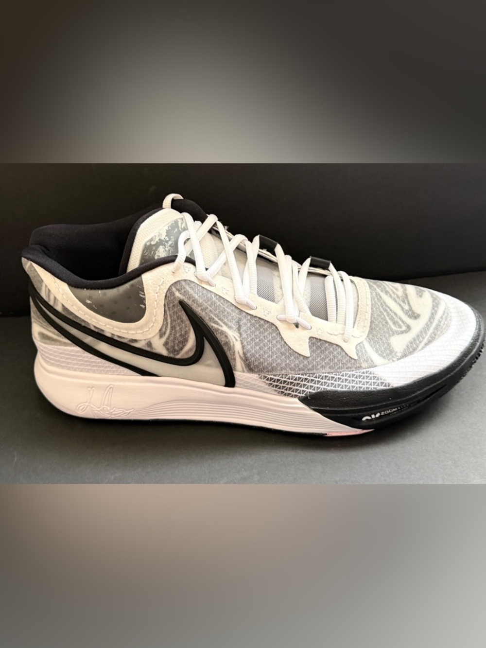 Nike Kyrie 8 Infinity White Black DJ6017-101 Men’s Size 17 New In Box NIB
